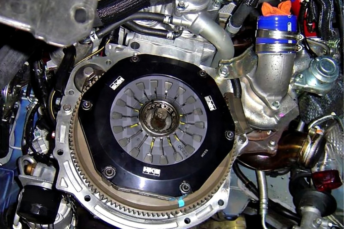 HKS Light Action Twin Plates Clutch and Flywheel Kit Mitsubishi Lancer Evo 10