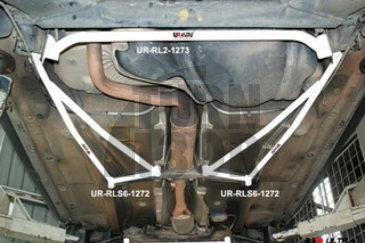 Ultra Racing   6 Points Rear Lower Member Braces Golf 4 GTI / Leon 1M